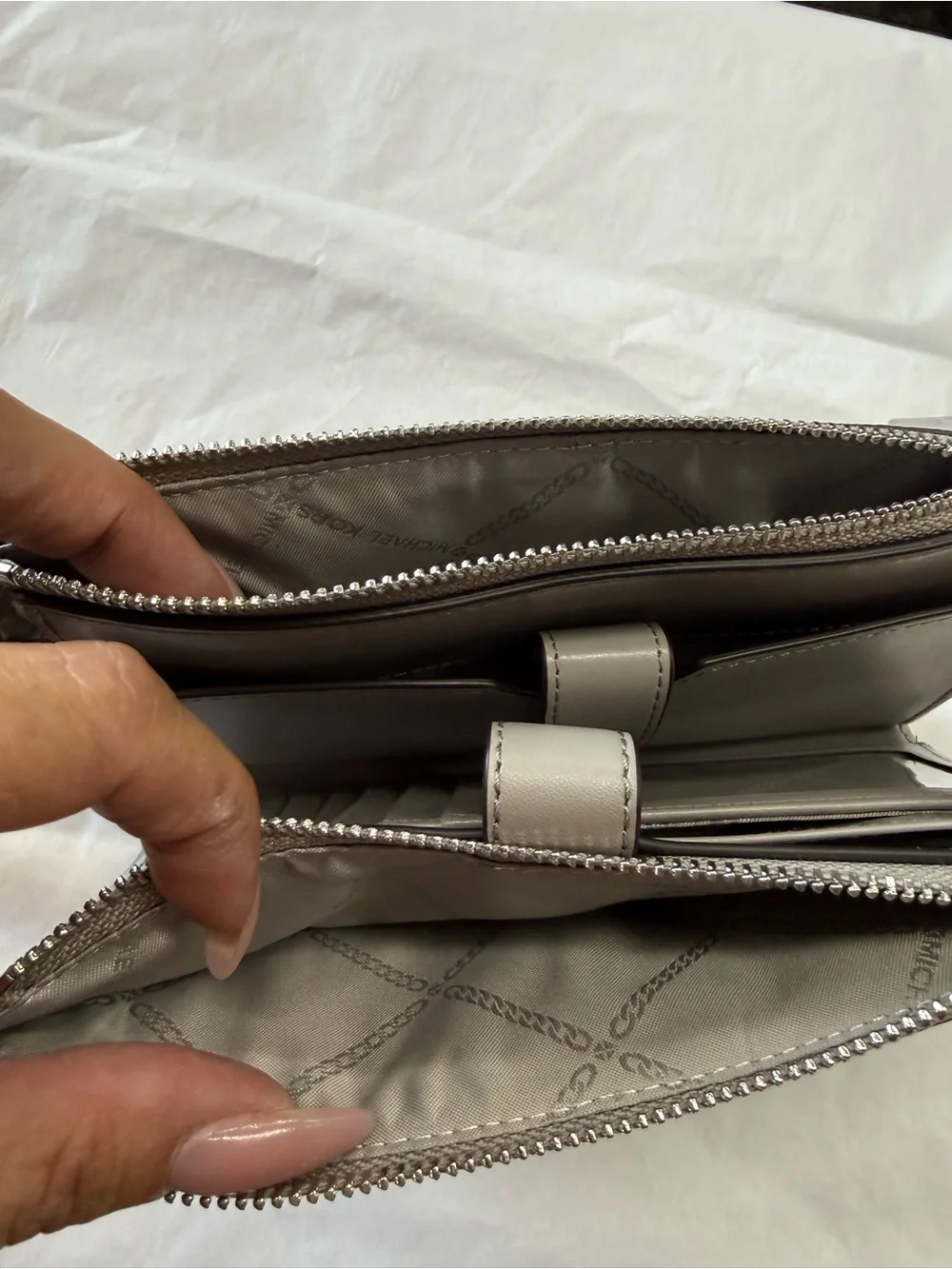 Michael Kors Jet Set Travel Double Zip Wristlet MK Signature Gray Like New